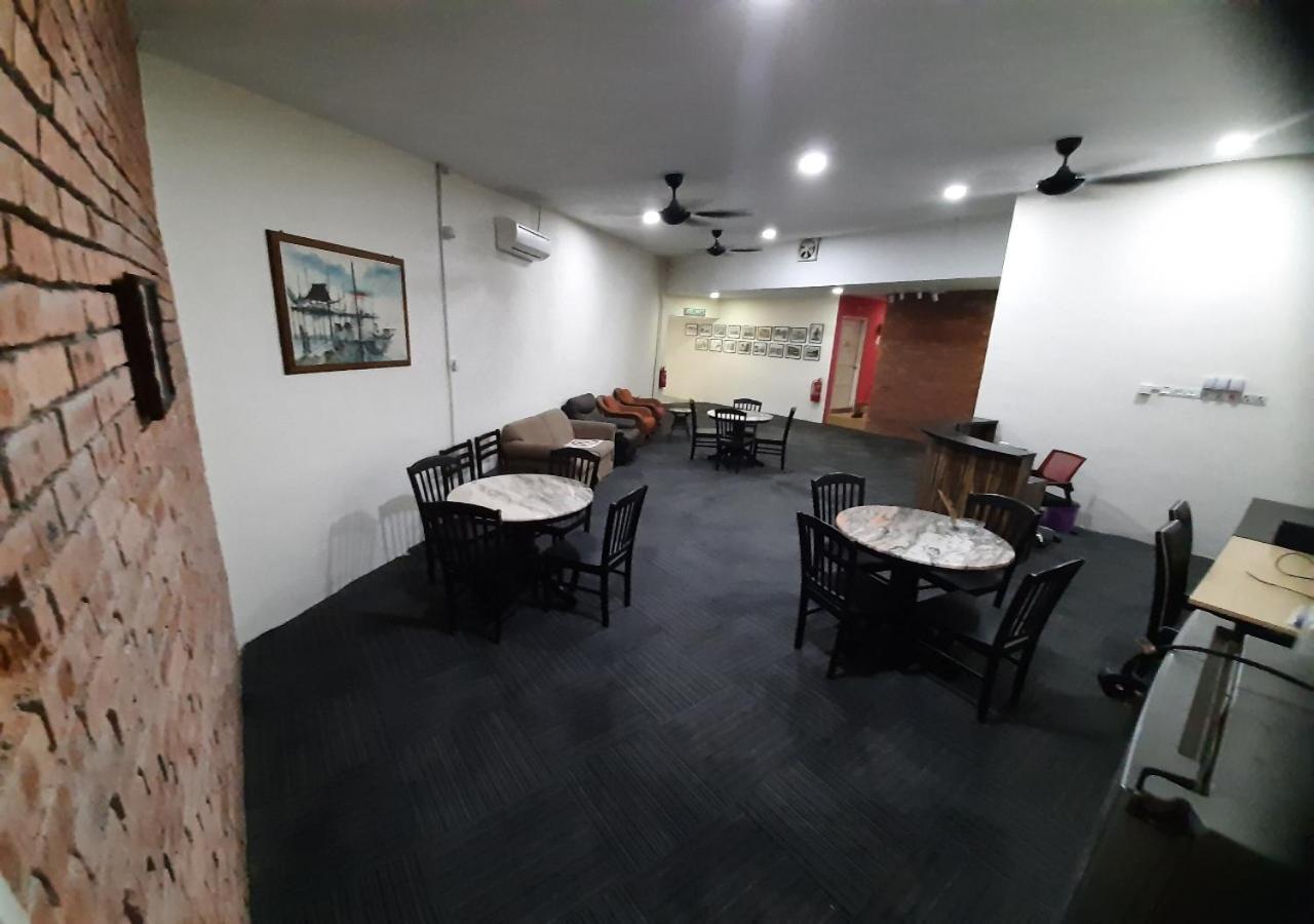 Mn Ferringhi Inn Batu Feringgi Buitenkant foto