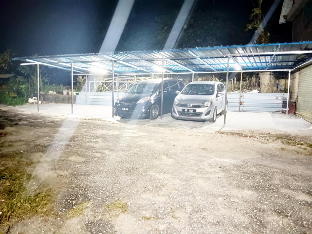 Mn Ferringhi Inn Batu Feringgi Buitenkant foto