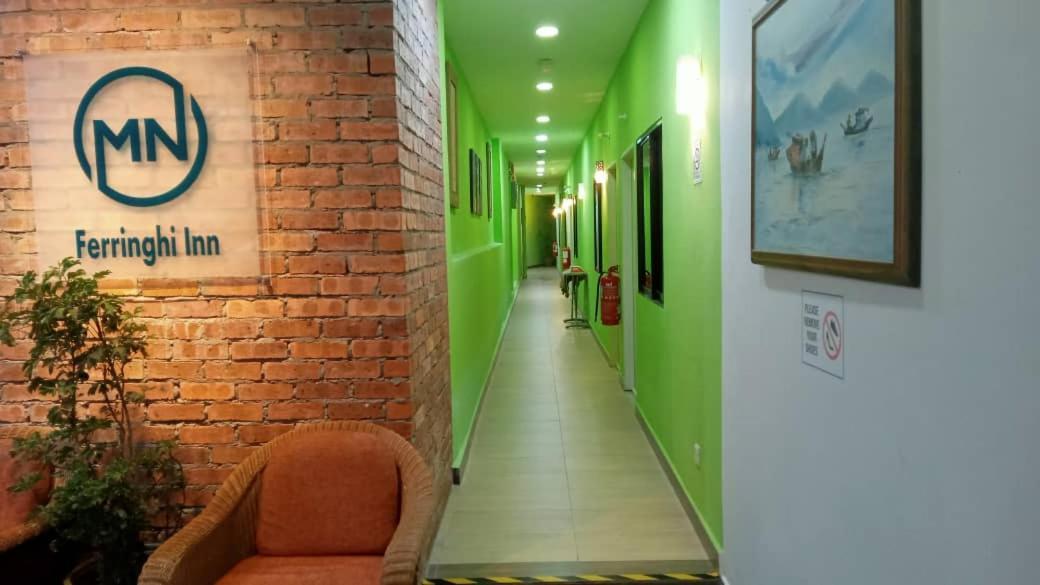 Mn Ferringhi Inn Batu Feringgi Buitenkant foto